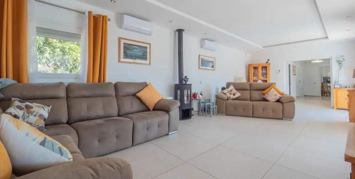 Продажа  отдельно стоящей виллы в Vélez-Málaga 4