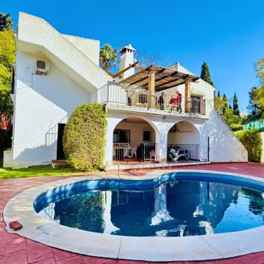Venta de villa independiente en El Rosario
