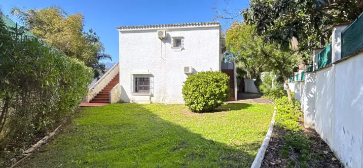 Venta de villa independiente en El Rosario 3
