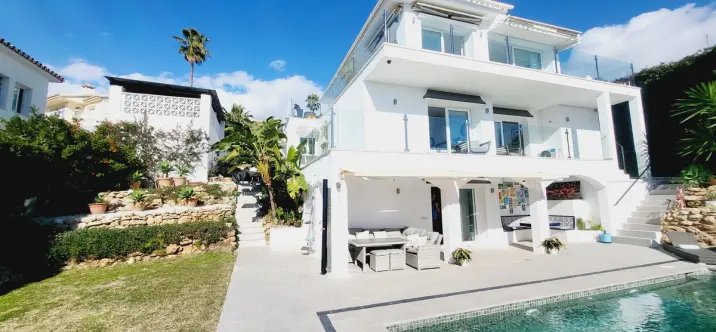 Venta de villa independiente en Riviera del Sol 0