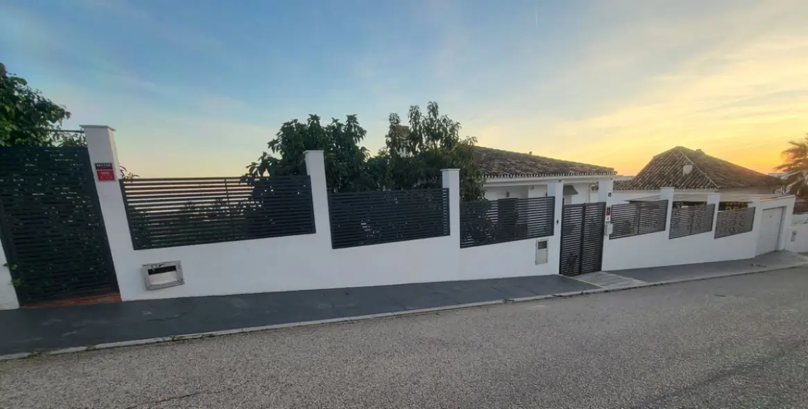 Venta de villa independiente en Riviera del Sol 10
