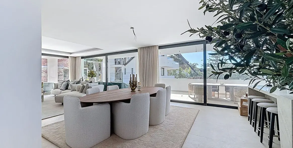 Venta de villa independiente en Nagüeles 5