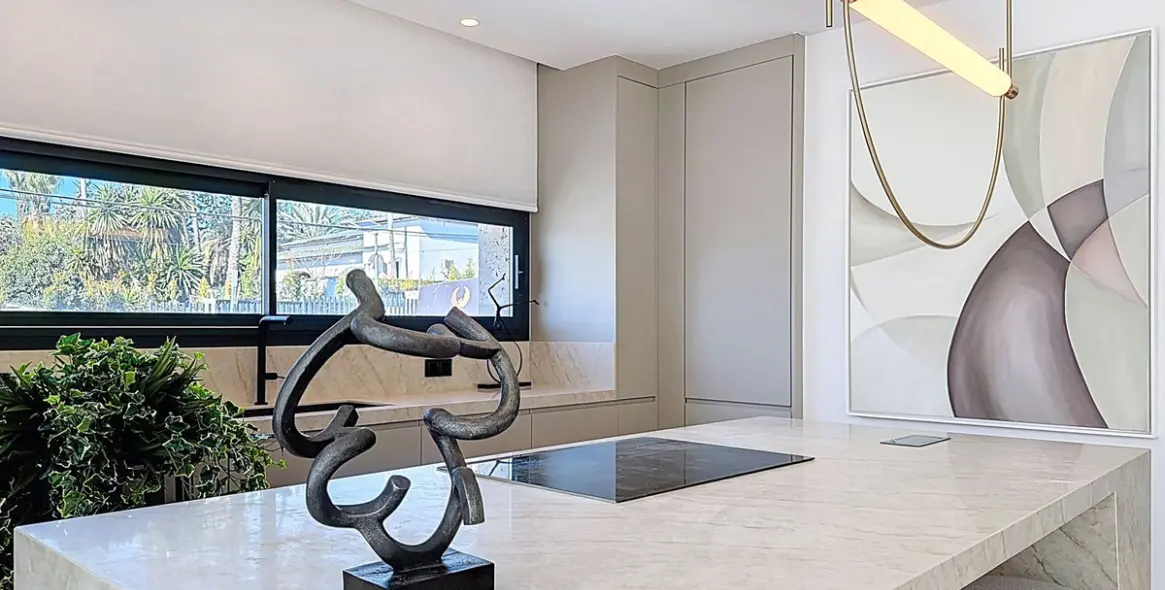 Venta de villa independiente en Nagüeles 10