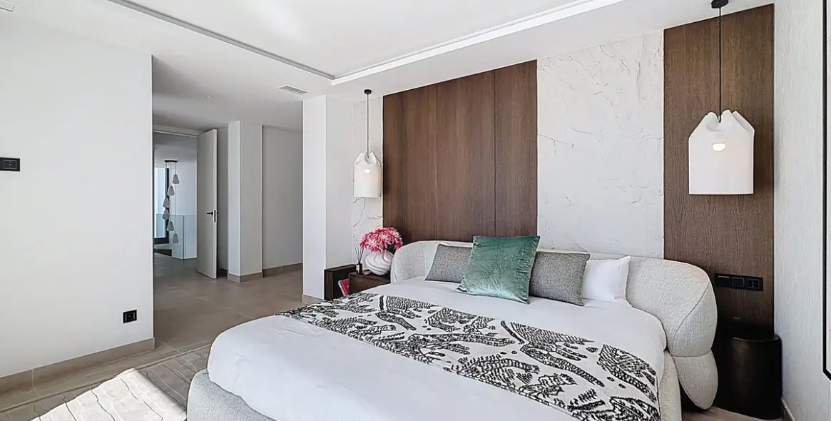 Venta de villa independiente en Nagüeles 14