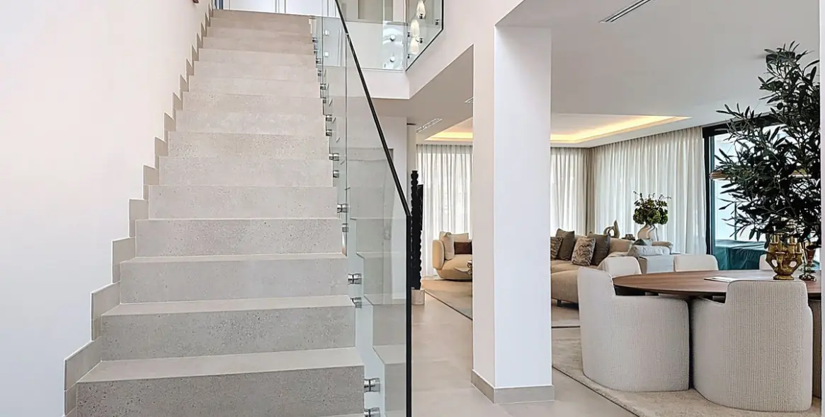 Sale of detached villa in Nagüeles 22