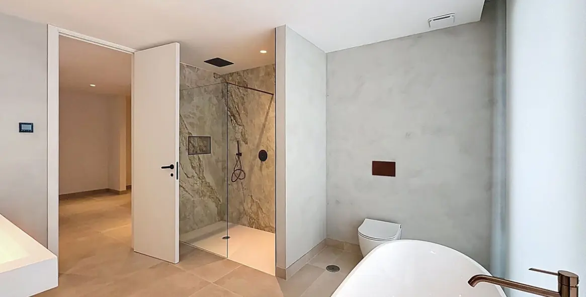 Sale of detached villa in Nagüeles 34