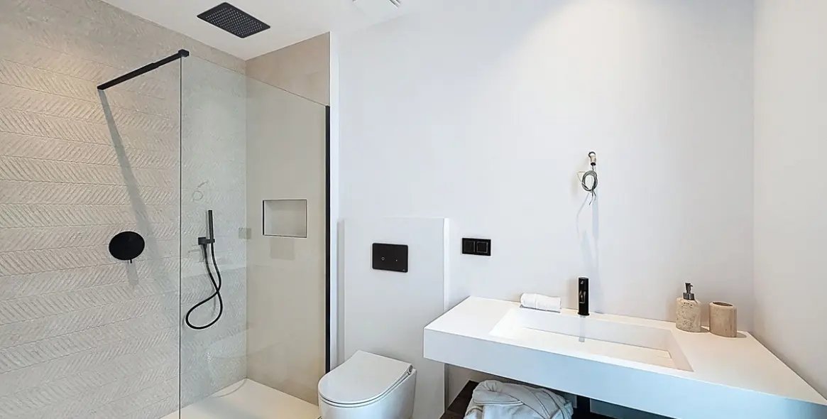 Sale of detached villa in Nagüeles 42