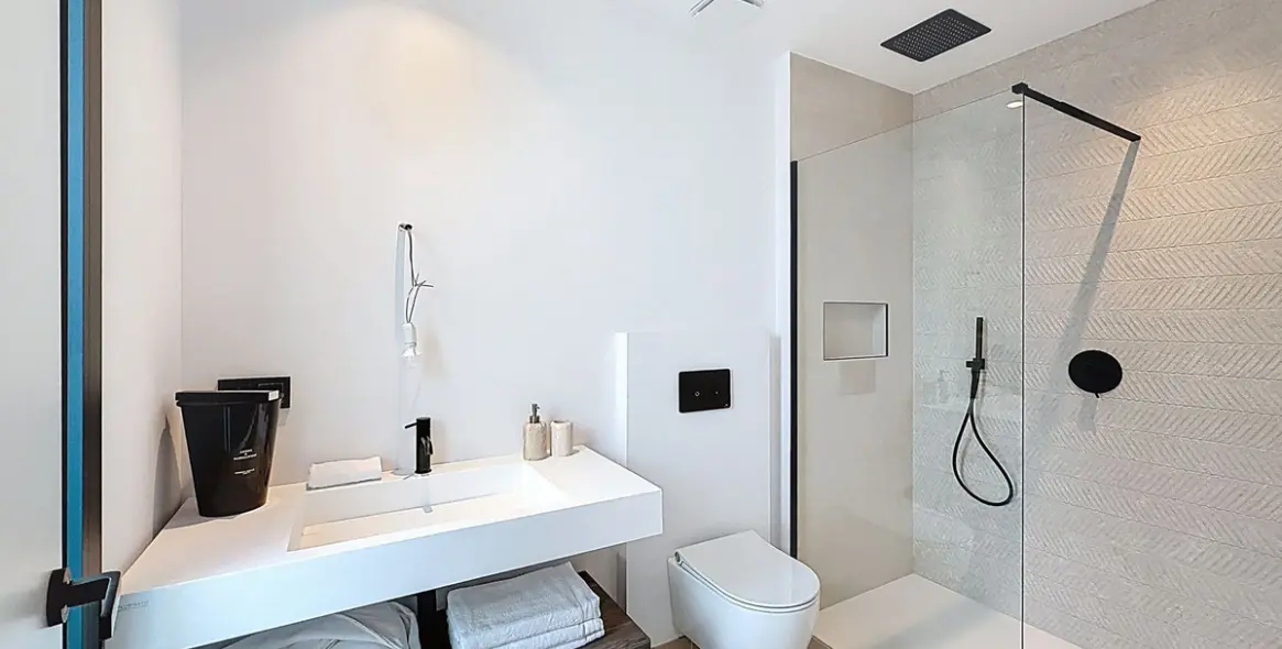 Sale of detached villa in Nagüeles 49