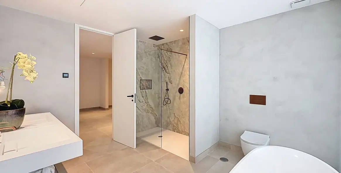 Sale of detached villa in Nagüeles 53