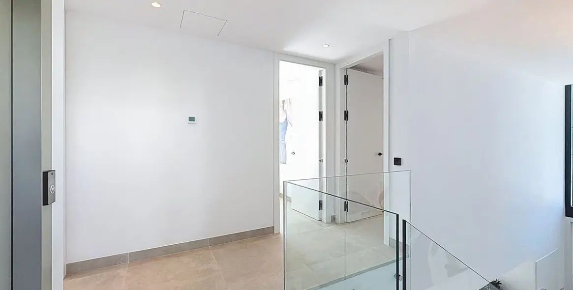 Sale of detached villa in Nagüeles 72