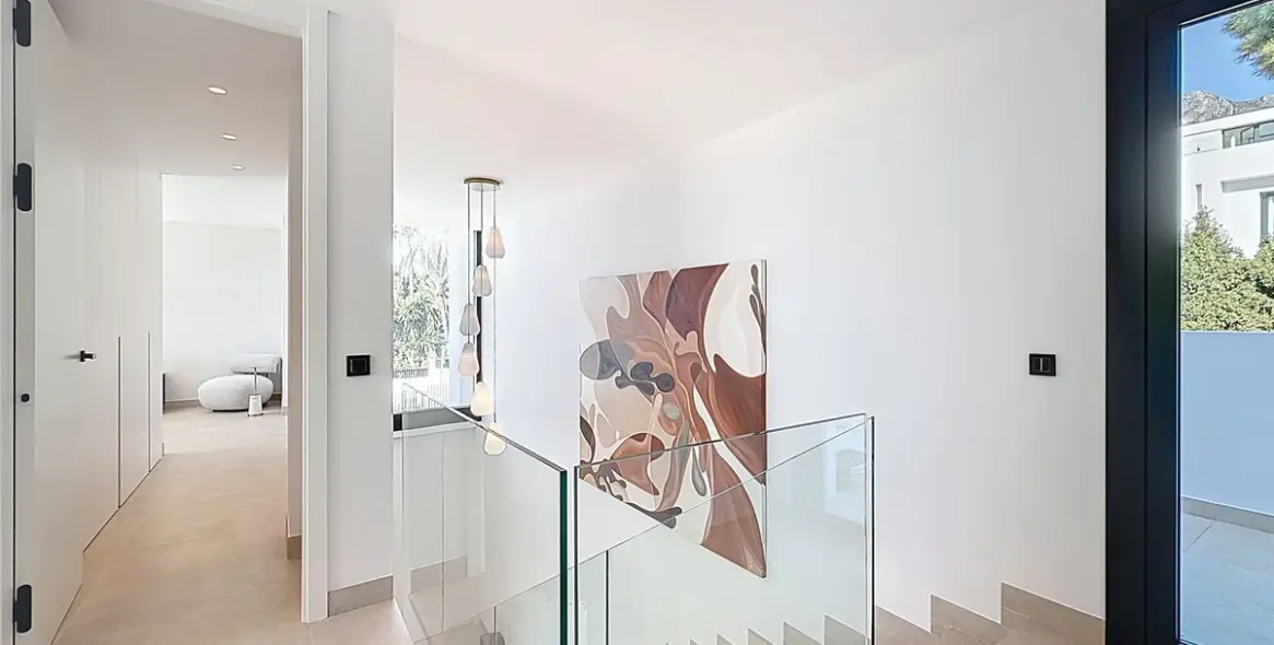 Sale of detached villa in Nagüeles 73