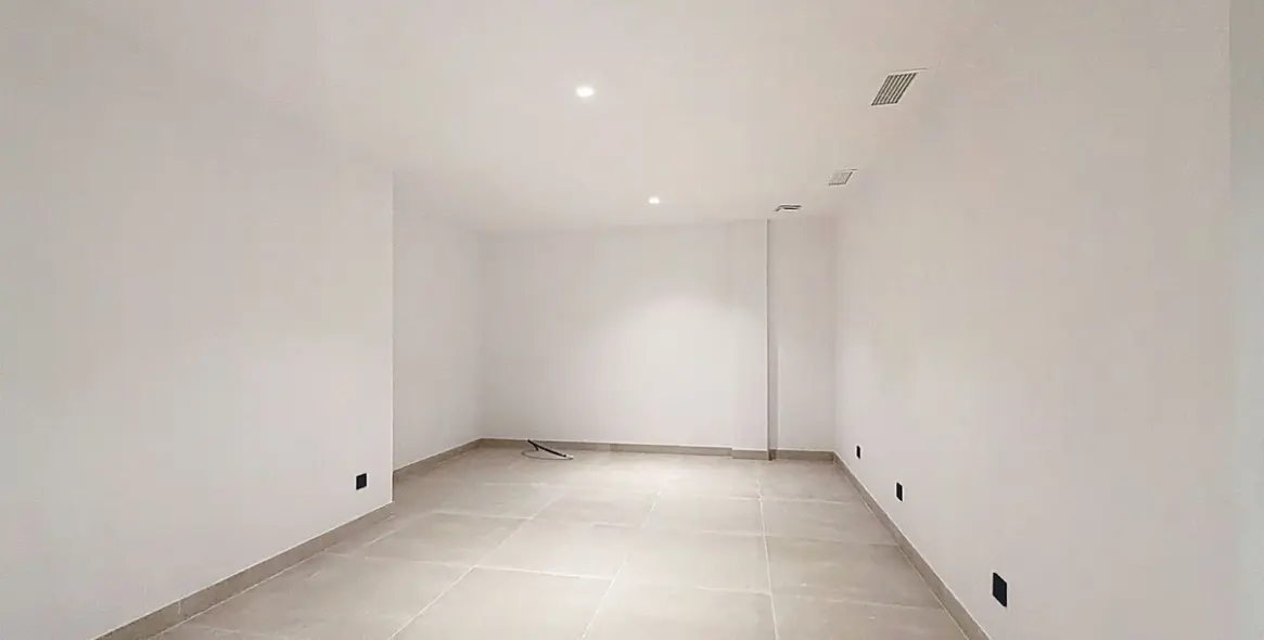 Sale of detached villa in Nagüeles 75