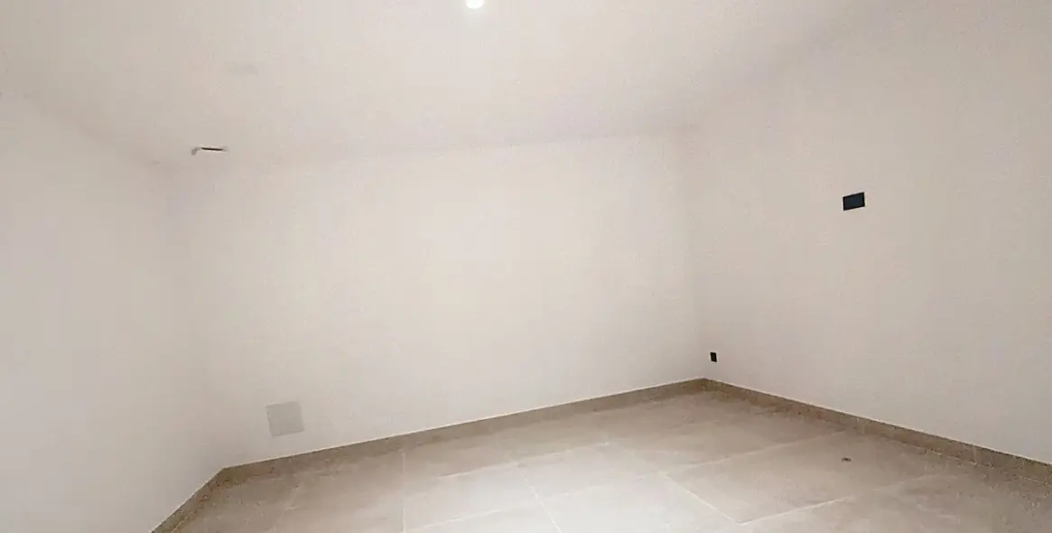 Sale of detached villa in Nagüeles 76