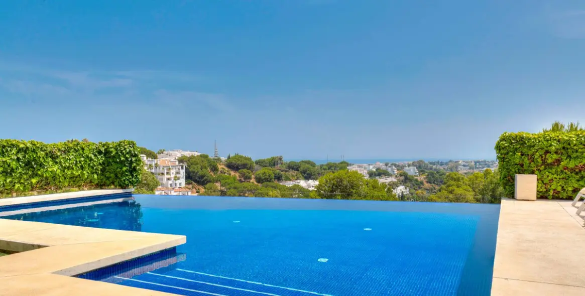 Venta de villa independiente en La Quinta 9