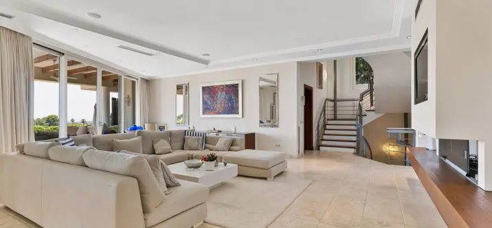 Sale of detached villa in La Quinta 2