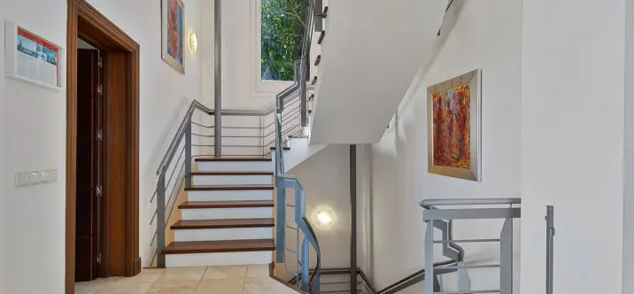 Sale of detached villa in La Quinta 4