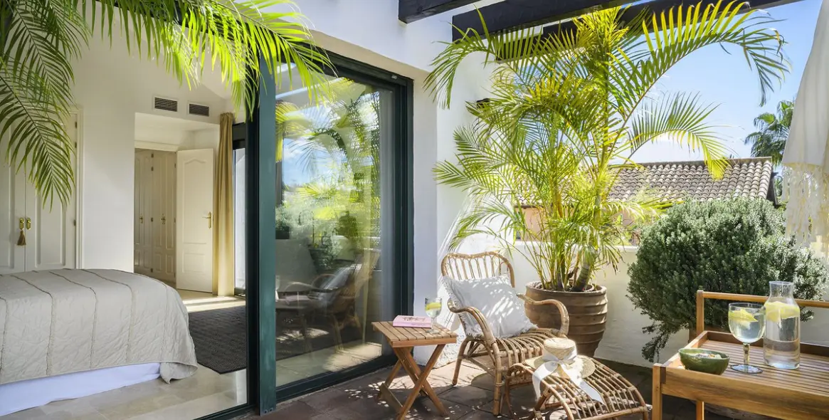 Venta de villa independiente en El Paraiso 13