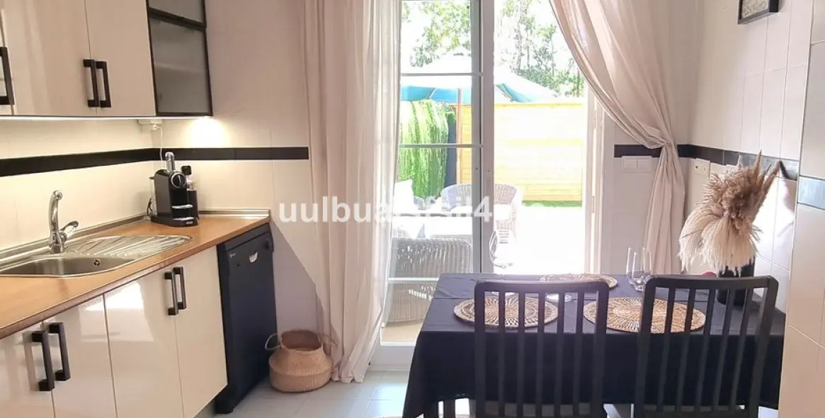Short-term rent of townhouse in Nueva Andalucía 5