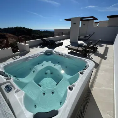 Long-term rent of penthouse in Istán