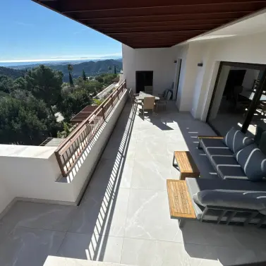 Long-term rent of penthouse in Istán
