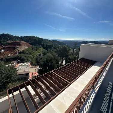 Long-term rent of penthouse in Istán