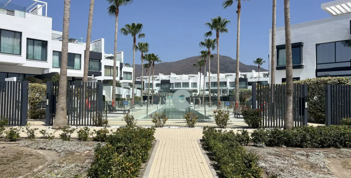 Long-term rent of townhouse in Estepona 1