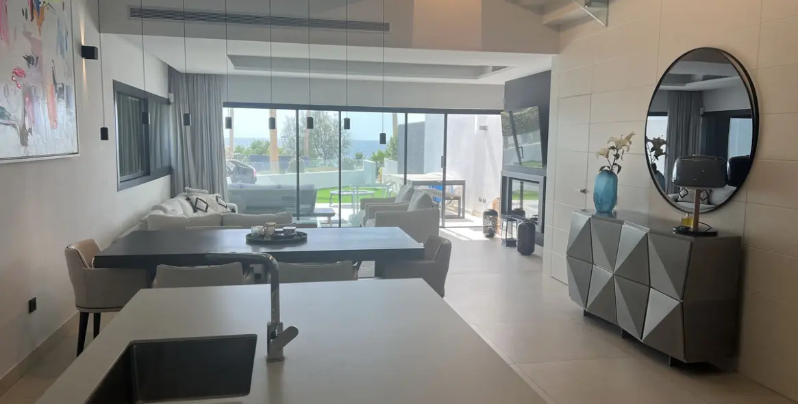 Long-term rent of townhouse in Estepona 4