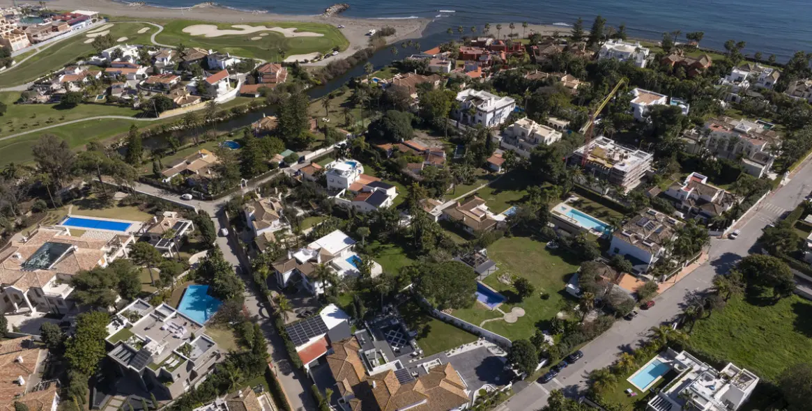 Venta de villa independiente en Estepona 3