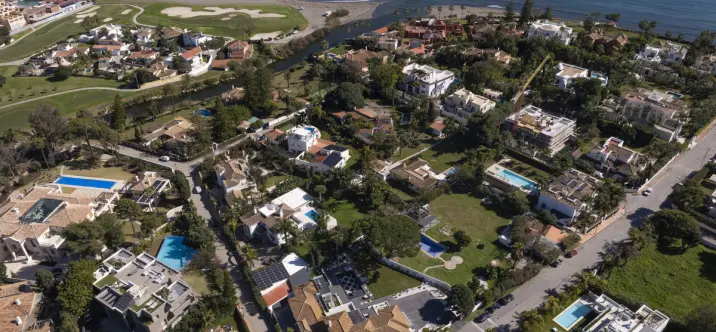 Venta de villa independiente en Estepona 2