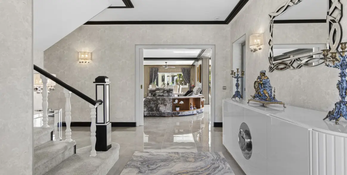 Venta de villa independiente en Estepona 10