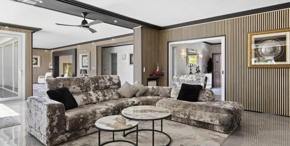 Venta de villa independiente en Estepona 17