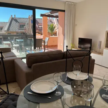 Sale of middle floor apartment in Calahonda