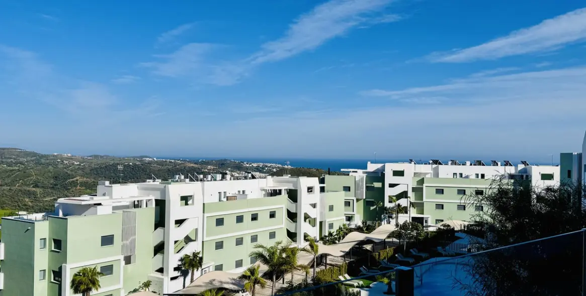 Sale of middle floor apartment in Mijas Costa 6