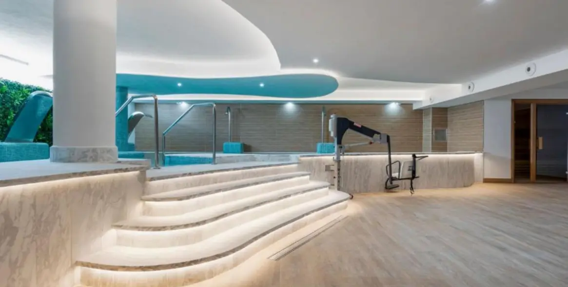 Sale of middle floor apartment in Mijas Costa 18