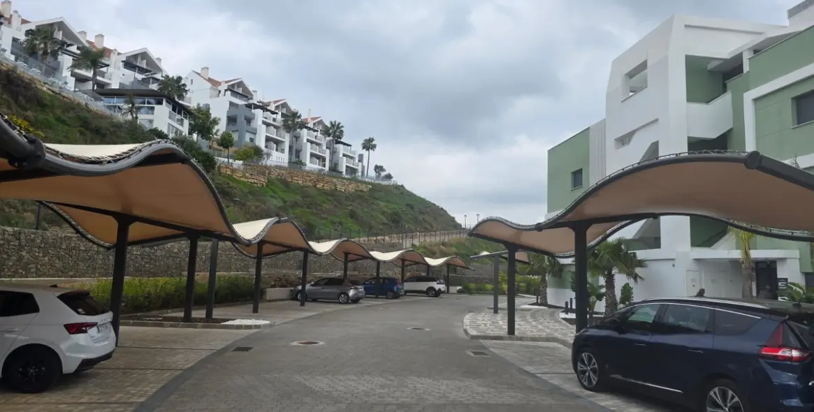 Sale of middle floor apartment in Mijas Costa 19