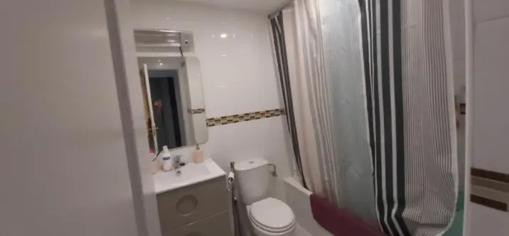 Sale of middle floor apartment in Doña Julia 4