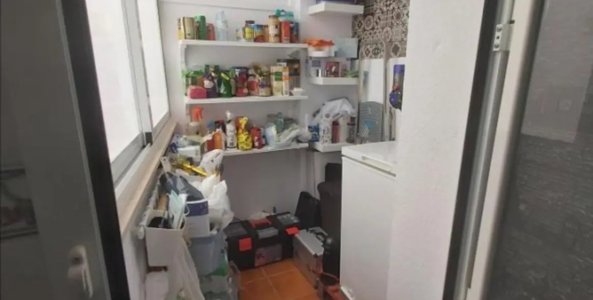 Sale of middle floor apartment in Doña Julia 9