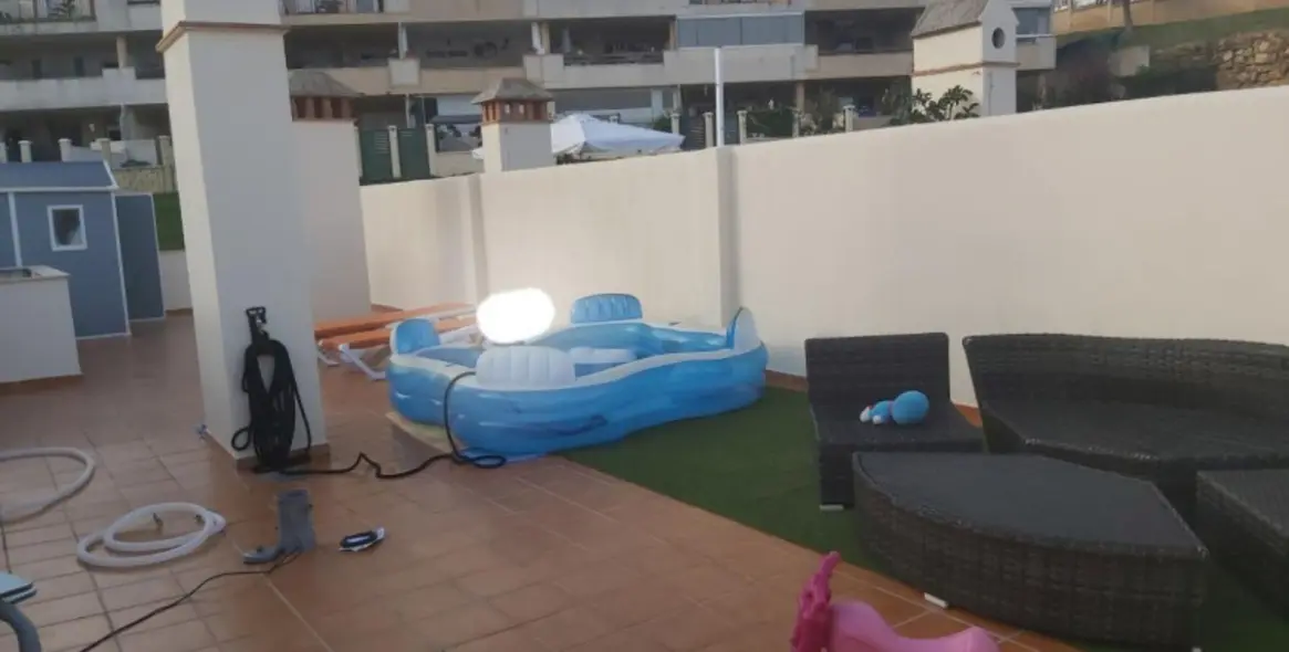 Sale of middle floor apartment in Doña Julia 12