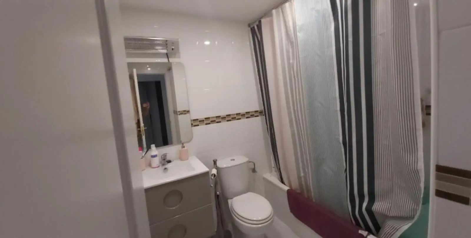 Sale of middle floor apartment in Doña Julia 5