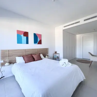 Sale of middle floor apartment in La Cala de Mijas