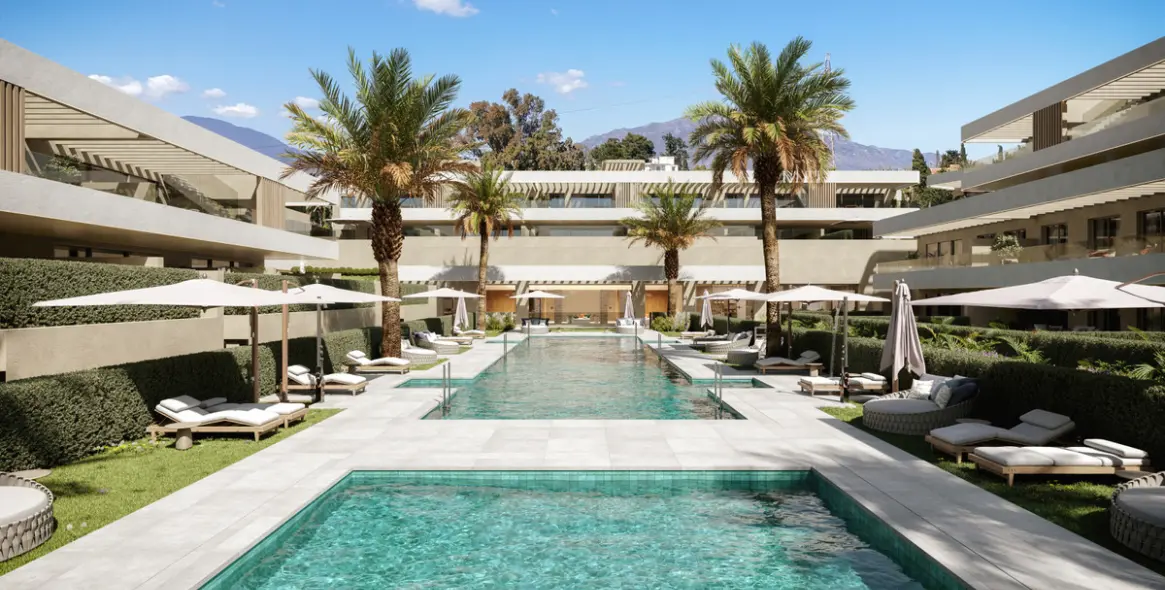 Sale of ground floor apartment in Estepona 2