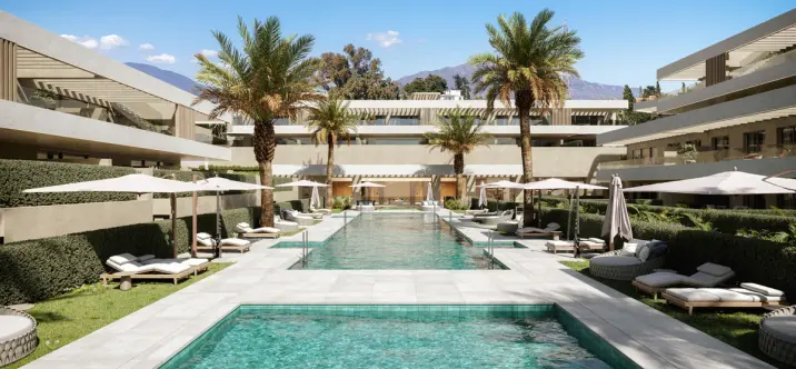 Sale of ground floor apartment in Estepona 1