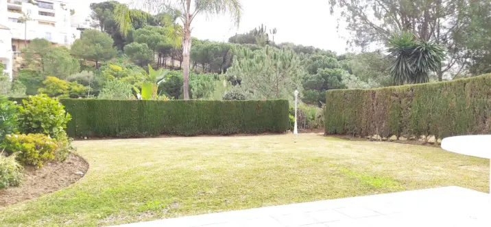 Sale of ground floor apartment in Benahavís 0