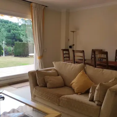 Sale of ground floor apartment in Benahavís