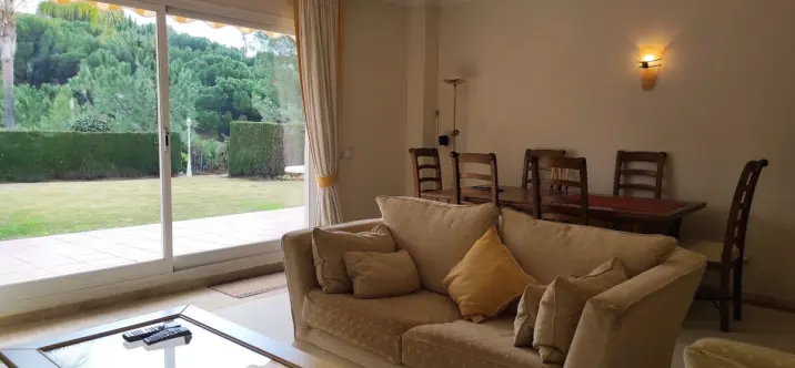 Sale of ground floor apartment in Benahavís 1