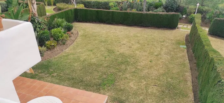 Sale of ground floor apartment in Benahavís 2