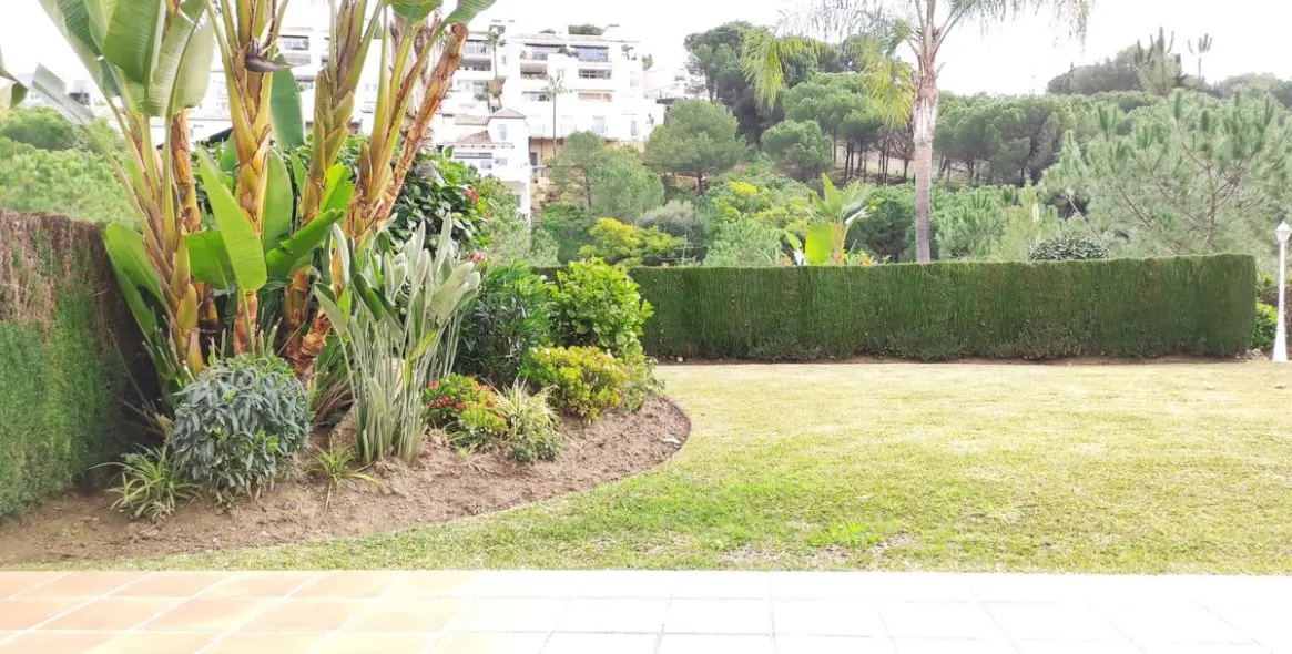 Sale of ground floor apartment in Benahavís 6