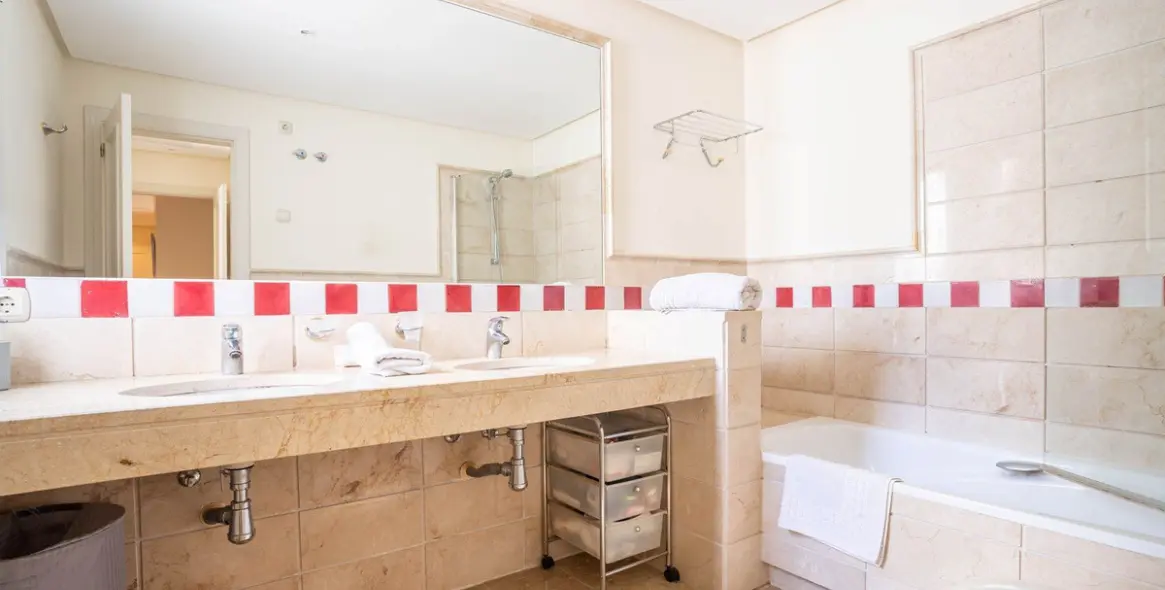 Продажа апартаментов на первом этаже в Benahavís 23