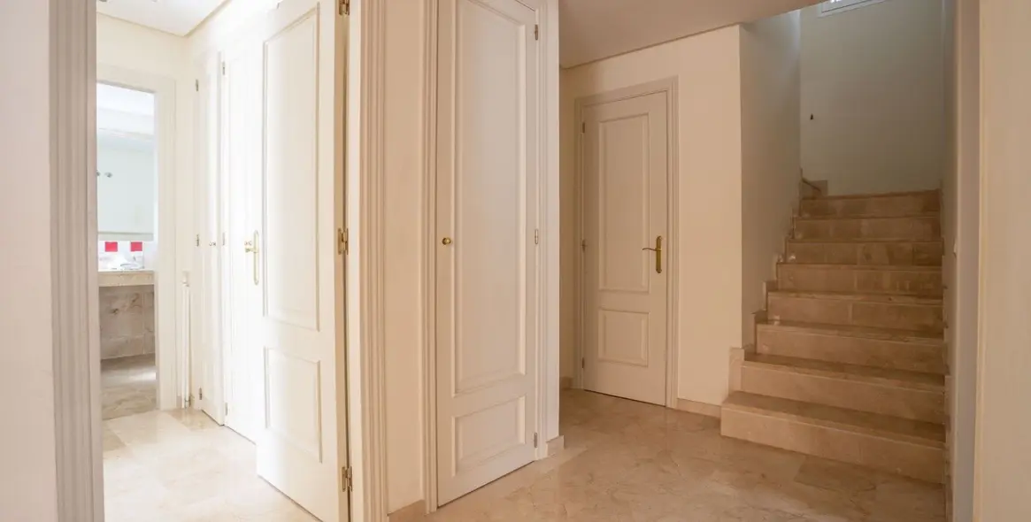 Продажа апартаментов на первом этаже в Benahavís 26