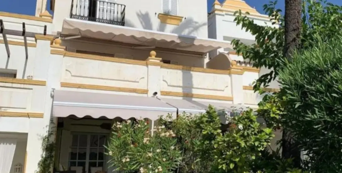 Продажа таунхауса в New Golden Mile 1